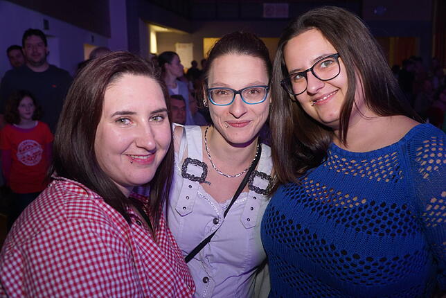 Bild 12: Mit Polonaisen und Ballermann-Feeling durch den Saal &ndash; Bilder der Dorfrocker in Löffingen