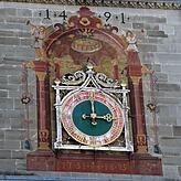 Die Uhr an der Nordseite des Münsters ist ebenfalls stehengeblieben.