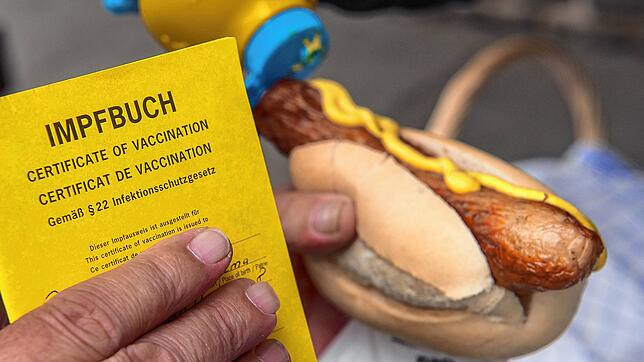 Bratwurst als Anreize fürs Impfen? In Thüringen und Sachsen &ndash; hier ein Bild von einer Aktion in Aue-Bad Schlema am 5. August ...