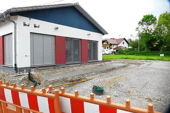 Vor dem Bürgerhaus entsteht die neue Terrasse, auf der das Festzelt in Zukunft genug Platz finden wird.