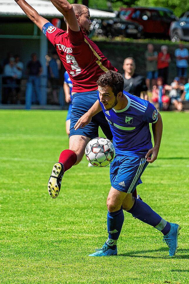 Bild 26: FC Weizen bleibt nach 2:0-Sieg beim FC Huttingen in der Kreisliga A &ndash; und wir haben Bilder