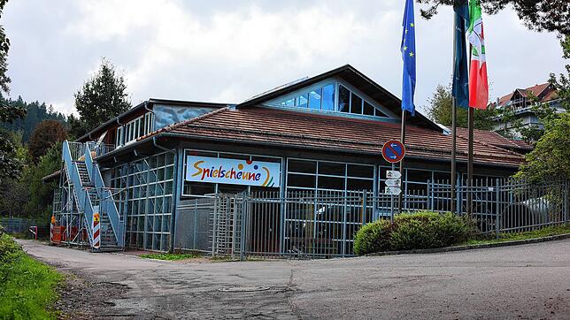 Für den Besuch in der Spielescheune in Unterkirnach steigen die Eintrittspreise und das Mitbringen von Speisen und Getränken wird ...