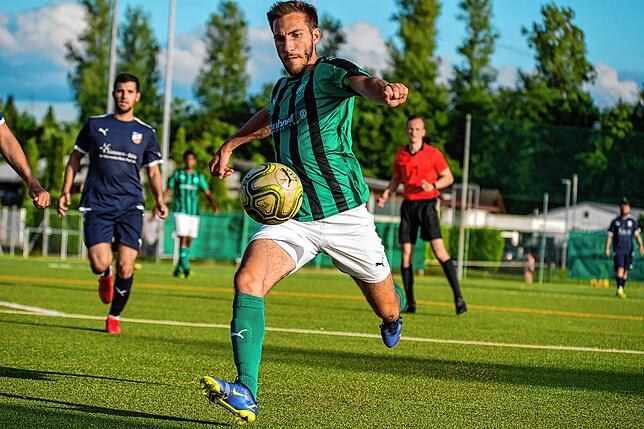 Bild 16: Titelanwärter FC Zell setzt sich mit 6:1 beim VfB Waldshut durch &ndash; und wir haben Bilder!
