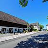 Wo jetzt das Scheunengebäude (links) an der Kaiserpfalzstraße steht, soll ein Mehrfamilienhaus mit elf Wohneinheiten entstehen. Im ...