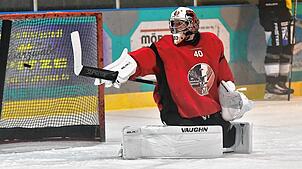 Schulterverletzung: Marco Adler vom EHC Herrischried – hier im Training – räumte in der Partie beim EHC Laufen nach dem zweiten Drittel ...