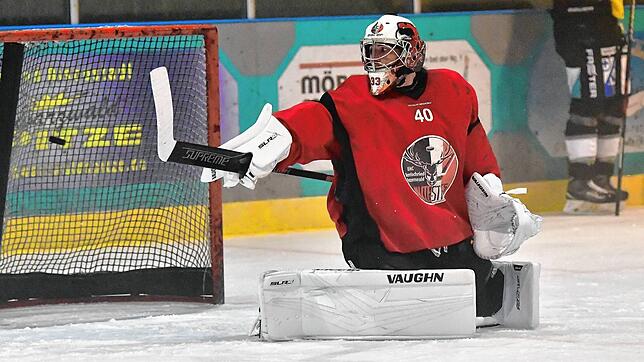 Schulterverletzung: Marco Adler vom EHC Herrischried – hier im Training – räumte in der Partie beim EHC Laufen nach dem zweiten Drittel ...