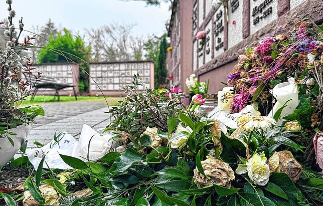 Urnenwände wie diese auf dem Radolfzeller Waldfriedhof, sind heutzutage nicht mehr im Trend.