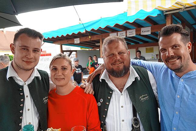Bild 14: Dritter Tag vom Weinfest in Bermatingen: Auch am Sonntag waren zahlreiche Besucher vor Ort