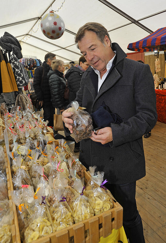 Stippvisite vom Schlagerstar: Auch Patrick Lindner schlenderte am Samstag Nachmittag durch die Fürstenberg-Weihnachtswelt. Am Abend war ...
