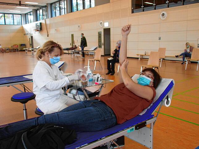 Mit einem ausgefeilten Hygienekonzept wurde der Blutspendetermin in der Bonndorfer Stadthalle durchgeführt.