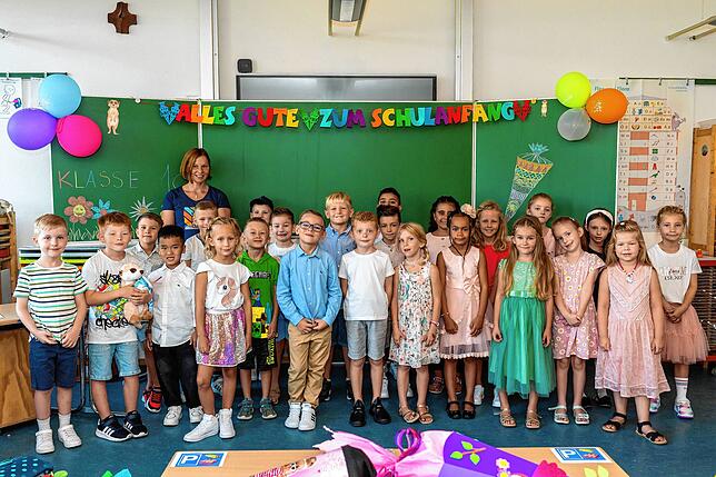 Die Klasse 1c der Hebelschule Gottmadingen mit ihrer Klassenlehrerin Manuela Lockermann bei ihrer Einschulungsfeier.