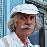 Bildhauer Peter Lenk.