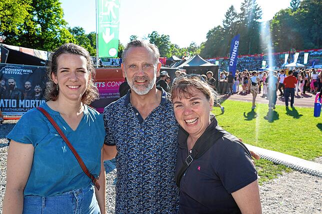 Bild 36: Festivalsommer startet – Fans feiern ausgelassen beim Campus-Festival