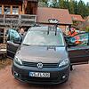 Im voll bepackten Caddy mit einer langen Leiter auf dem Dach geht es nach Niedersachsen. Carolin Barth, Ansgar Barth, der kleine ...