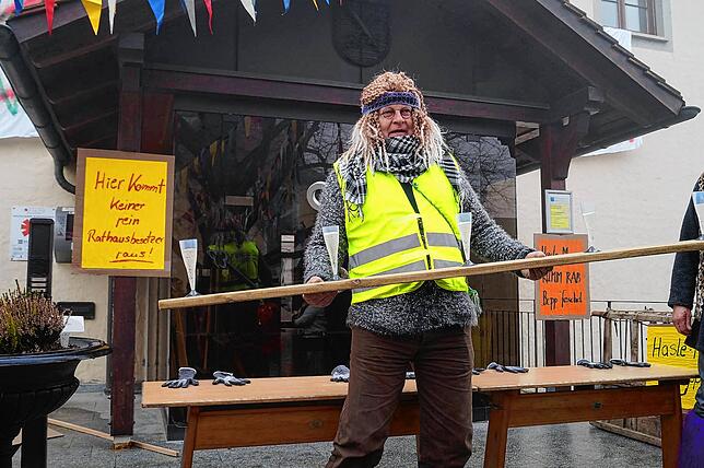 Bild 11: Bilder von Rathaussturm und Schülerbefreiung in Stetten