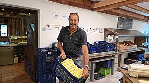 Wilfried Möking aus Uhldingen-Mühlhofen baut auf einer Fläche von zwölf Hektar Spargel an. Den gibt es auch im Hofladen zu kaufen.