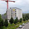 Im September 2021 soll an der Reichenaustraße ein erstes Hotel und ein Parkhaus eröffnen, voraussichtlich Mitte des Folgejahres zieht ...