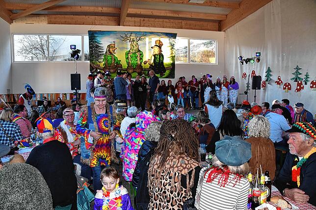 Bild 7: Honstetter Narren feiern Rosenmontag mit buntem Programm