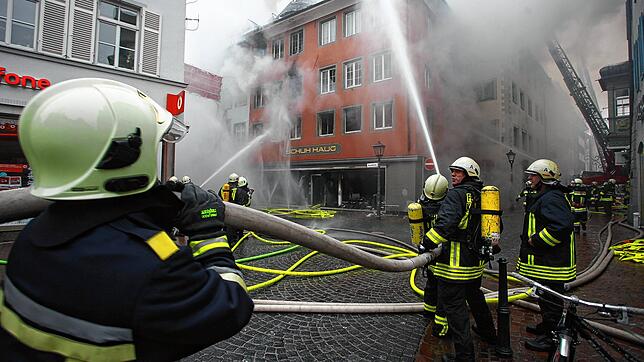Beim Altstadtbrand 2010 waren rund 500 Einsatzkräfte über fünf Tage hinweg vor Ort. (Archivbild)