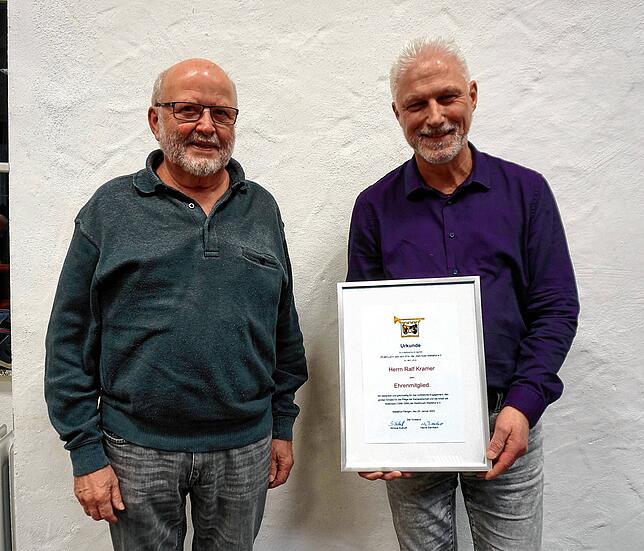 Die Geehrten: Alfred Ühlein (links) spielt 60 Jahre und Ralf Kramer 25 Jahre in der Stadtmusik Waldshut.