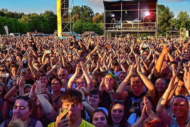 Im vergangenen Jahr wich das Festival Sommersound VS mit 10.500 Fans beim Auftritt des Sängers Mark Forster auf das Schwenninger ...