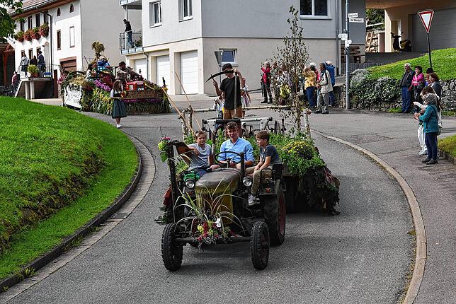 Bild 21: Das 62. Erntedankfest in Berau wurde traditionell von der Trachtenkapelle Berau veranstaltet