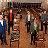 Bei der Vorstellung des SFZ in der Aula des Hegau-Gymnasiums (vorne, v.l.) Stefan Fehrenbach (Vorsitzender Trägerverein), ...