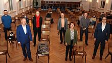 Bei der Vorstellung des SFZ in der Aula des Hegau-Gymnasiums (vorne, v.l.) Stefan Fehrenbach (Vorsitzender Trägerverein), ...