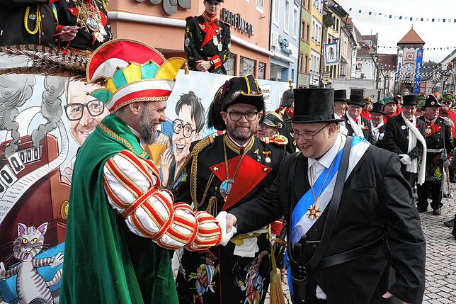 Bild 20: Schlussappell der Katzenmusik am Latschariplatz
