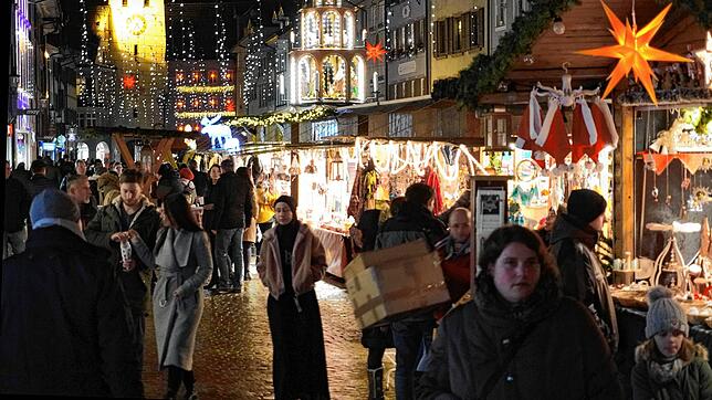 Der Waldshuter Weihnachtsmarkt lockt jährlich zahlreiche Besucher in die Fußgängerzone der historischen Altstadt. Auch dieses Jahr soll ...