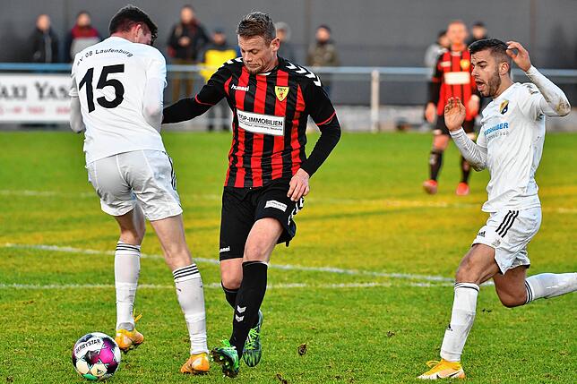 Bild 1: Spitzenreiter FSV Rheinfelden gelingt nur ein 1:1 gegen den SV 08 Laufenburg &ndash; und wir haben die Bilder!