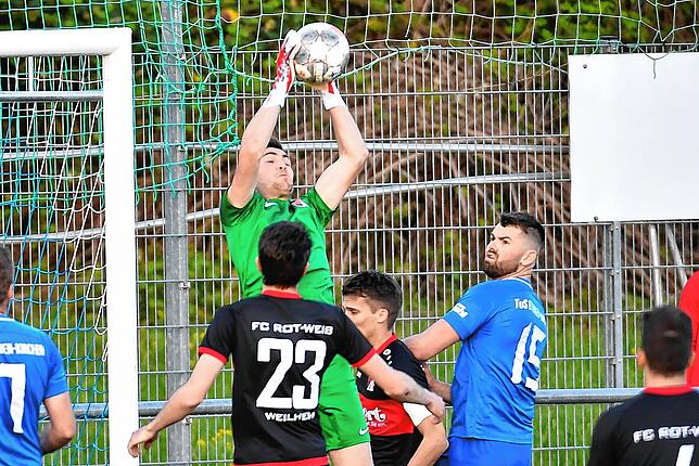 Bild 4: TuS Efringen-Kirchen gleicht in letzter Minute zum 3:3 gegen FC RW Weilheim aus &ndash; wir haben Bilder!