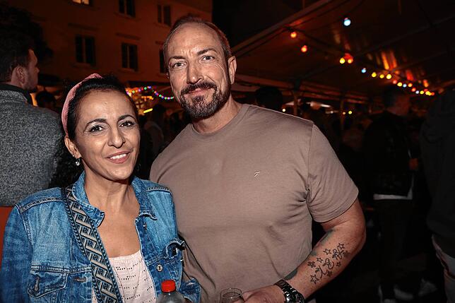 Bild 35: Konstanzer Weinfest 2025: Der Stephansplatz ist voll und die Stimmung prima