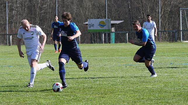 Bild 1: Die Spvgg. Brennet-Öflingen besiegt den FC Wehr mit 3:2 – und wir haben die Bilder
