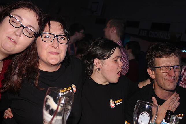 Bild 22: Volles Haus bei der Nikolausparty in Rietheim-Weilheim mit den Dorfrockern &ndash; die Bilder