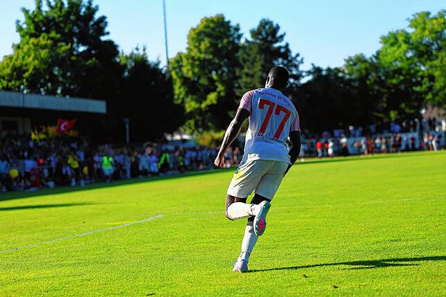 Bild 1: Türk. SV Singen feiert den Oberliga-Aufstieg! Wir waren mit der Kamera dabei.