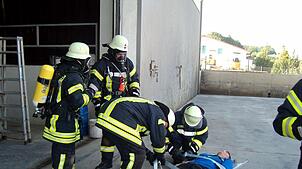 Eine erfolgreiche Hauptprobe absolvierte die Freiwillige Feuerwehr Inzigkofen mit ihren drei Abteilungen beim Brandobjekt der Firma BS ...