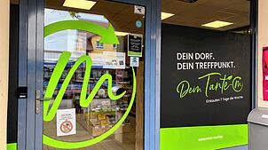 Hier geht es rein in den Tante-M-Laden: Geöffnet ist derzeit an sieben Tagen die Woche jeweils von 6 bis 22 Uhr.