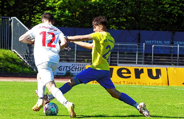 Bild 10: Verbandsligaderby zwischen SC Pfullendorf und FC Singen gewinnt der SCP mit 3:1