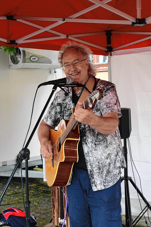 Bild 3: Straßenmusiksonntag in Bräunlingen von Beginn an gut besucht