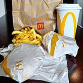 Für das Menü zum Mitnehmen verlangt McDonald‘s in Konstanz keine Verpackungssteuer, obwohl hier gleich mehrere Einwegverpackungen ...