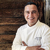Torsten Michel ist seit 2017 Küchenchef des Drei-Sterne-Restaurants „Schwarzwaldstube“.