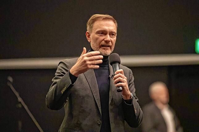 Christian Lindner im Kinosaal in Konstanz.
