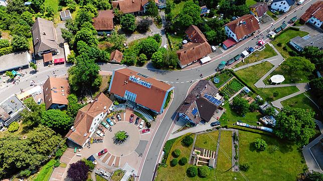 Die Ortskernsanierung in Ühlingen – ein Beispiel für das Engagement von Privatanliegern, die sich mit ihren Hofflächen an der ...