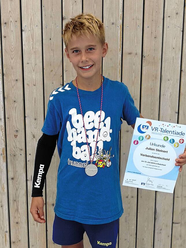Talent: Bereits jungen Jahren gehörte Julian Steinert bereits zu den besten Handballern seines Jahrgangs in Baden-Württemberg. Hier nahm ...