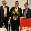 Die SPD votierte recht eindeutig. Sie sprach ihrem Landtagskandidaten Frank Ortolf (Mitte) ihr Vertrauen aus. Darüber freuen sich der ...