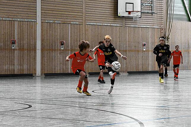 Bild 10: FC 08 Villingen Hallen-Bezirksmeister bei den E-Junioren – wir haben die besten Turnier-Bilder!