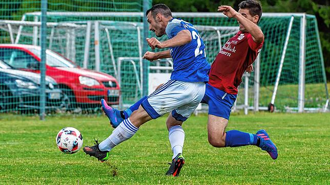 Vor dem Comeback: Torjäger Adelin Oborocianu vom SV Stühlingen &ndash; links auf unserem Archivbild in der Partie bei der SG ...
