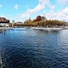 Deutlich sichtbar: der im November 2023 hohe Wasserstand im Hafenbecken Konstanz