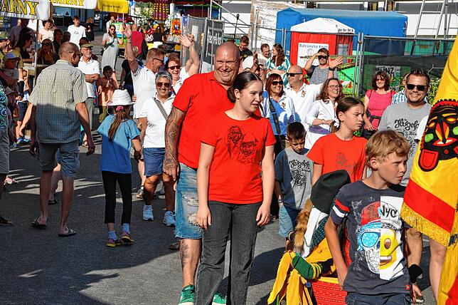 Bild 13: Markdorfer Stadtfest bei Sonnenschein und guter Stimmung